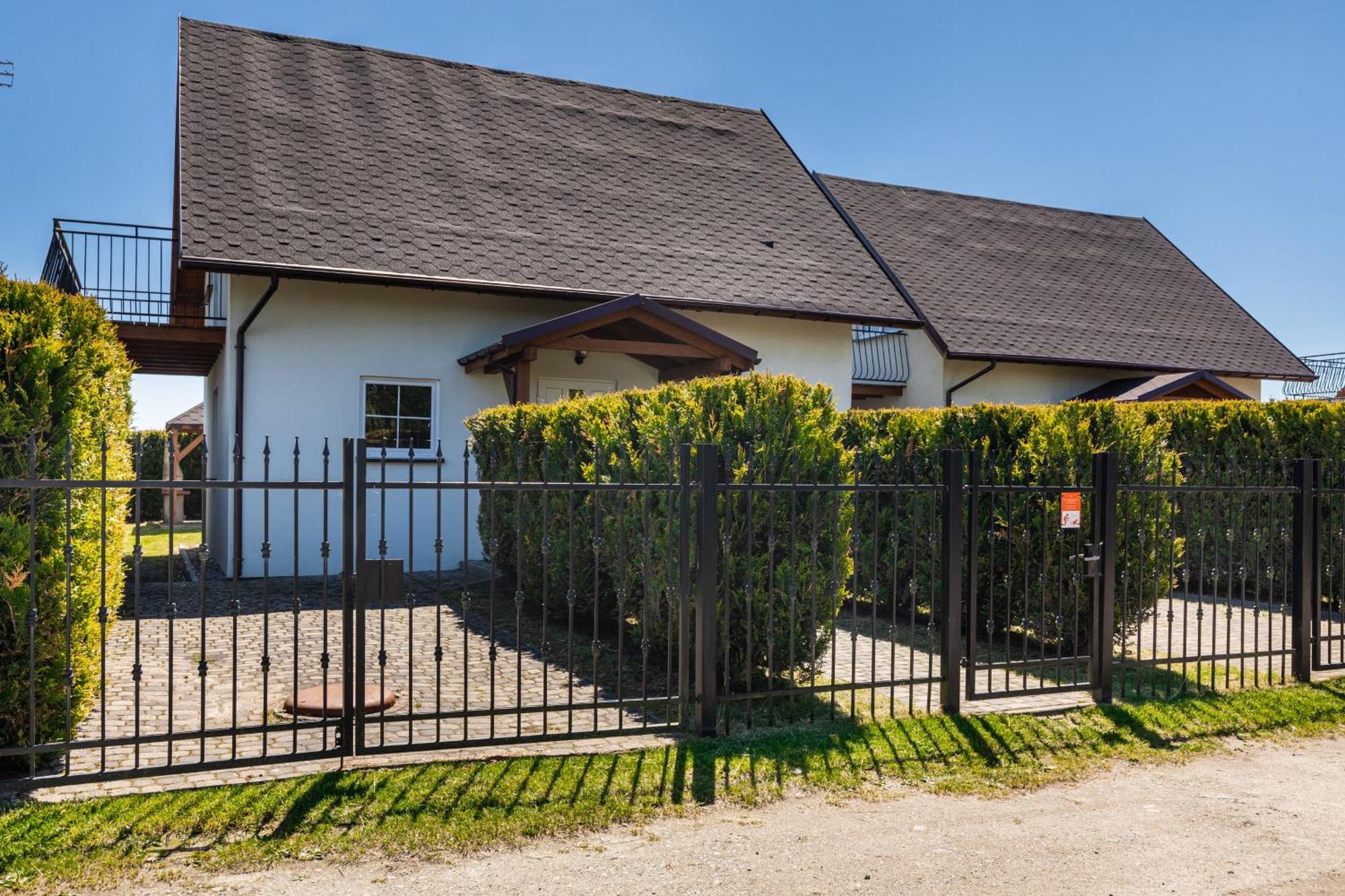 Holiday Houses Alana & Alva With Garden By Noclegi Renters Międzywodzie Kültér fotó